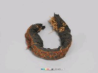 藏品(男子喪用頭環)的圖片